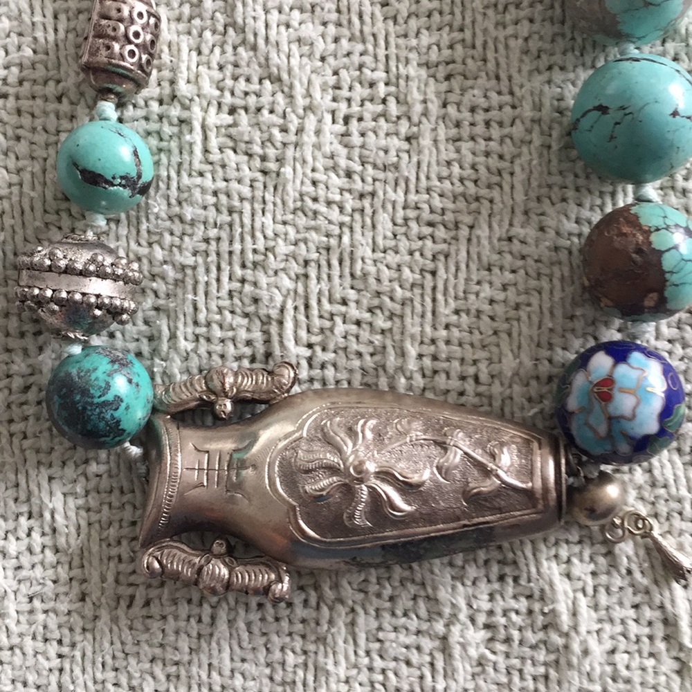 Pretty necklace - Picture 4 of 4